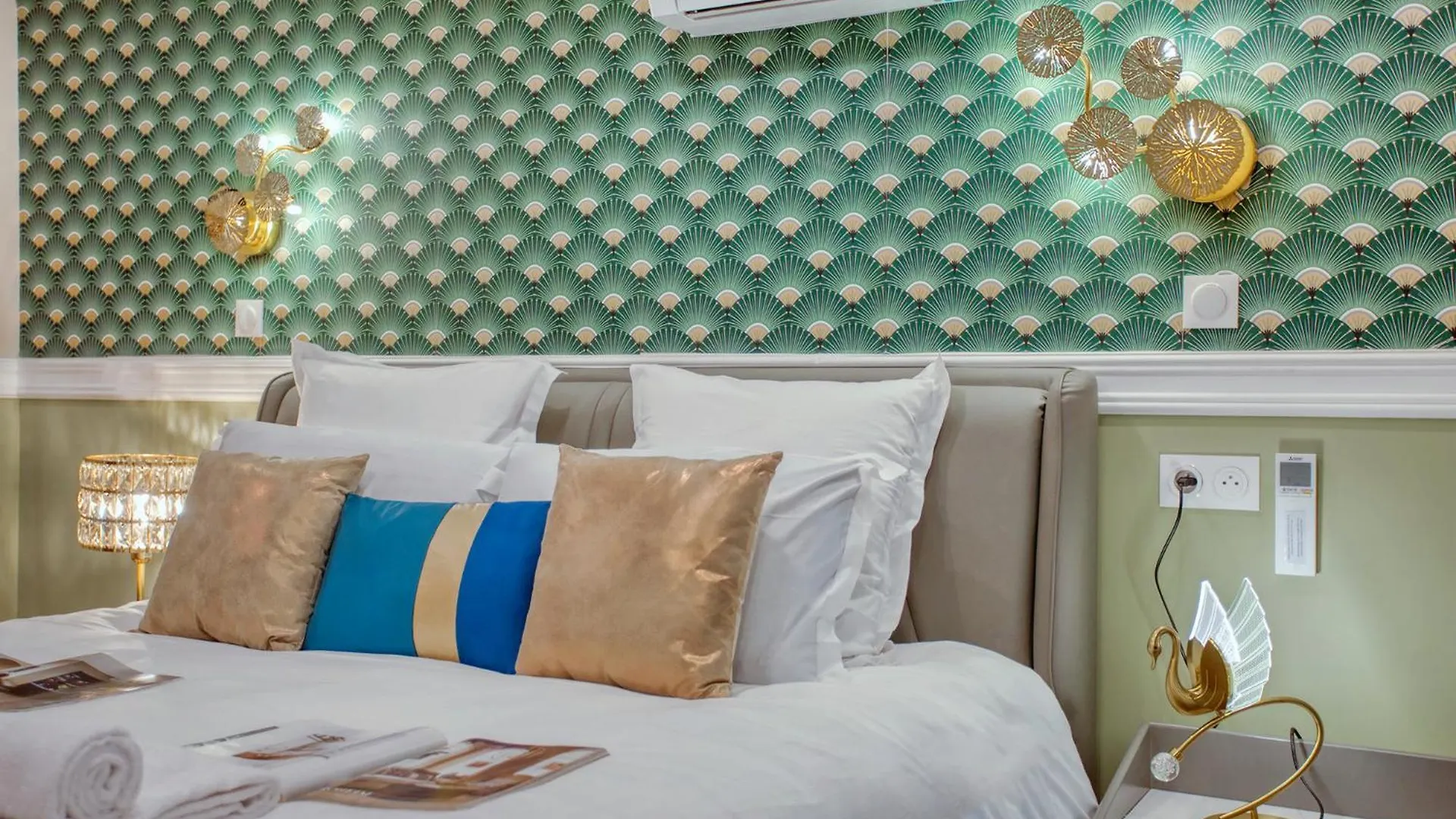 Elegant Triplex In Paris - Ideal For 10 - Aircon
