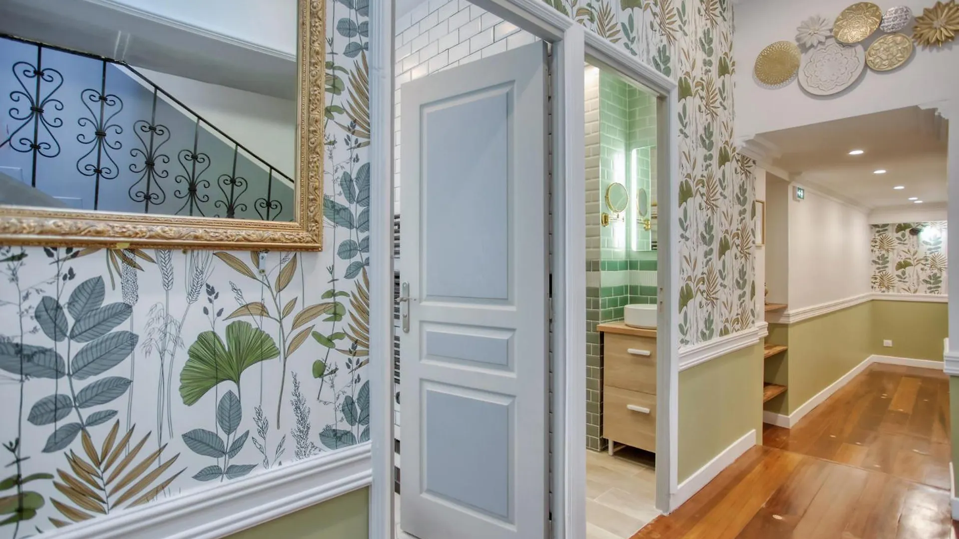 Elegant Triplex In Paris - Ideal For 10 - Aircon Frankrijk