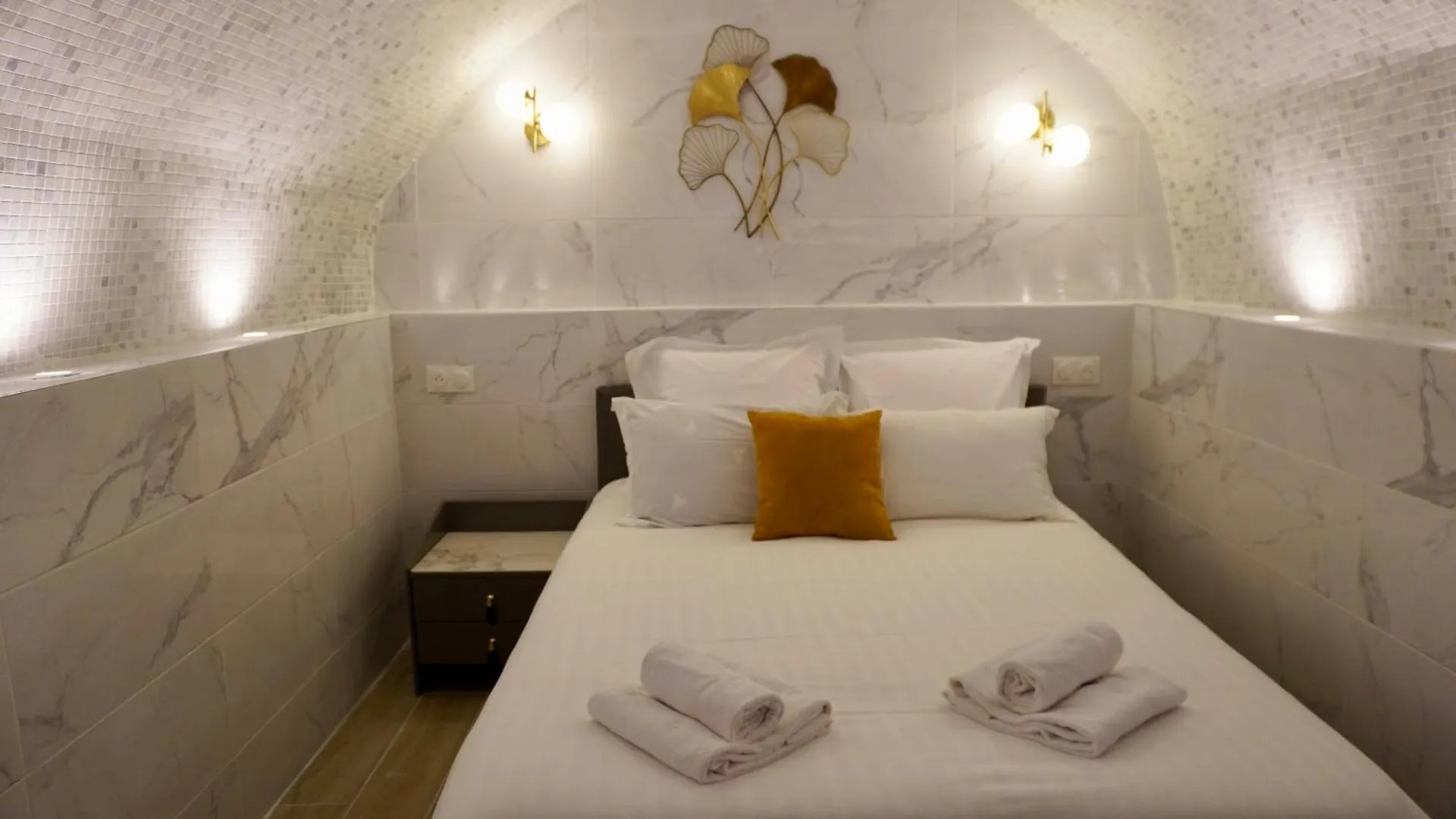 Elegant Triplex In Paris - Ideal For 10 - Aircon Frankrijk
